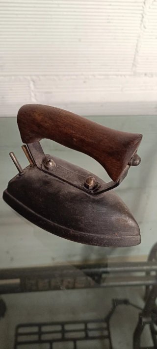 Planchas antiguas de carbón/eléctrica
