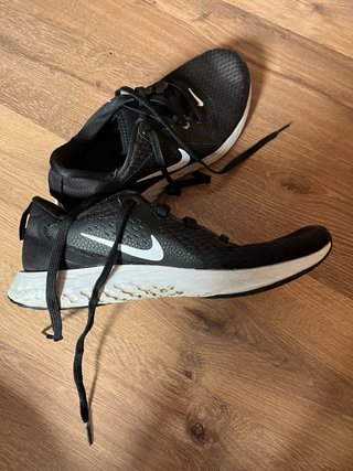 Zapatillas Nike Negras y Blancas