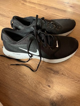 Zapatillas Nike Negras y Blancas