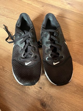 Zapatillas Nike Negras y Blancas
