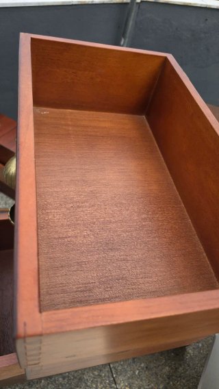 Cómoda vintage de madera