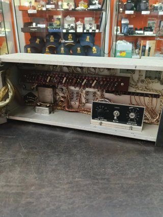 Amplificador Vintage Peer Inc. Años 50
