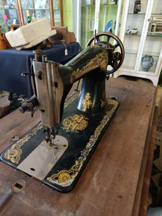 ANTIGUA MAQUINA DE COSER SINGER