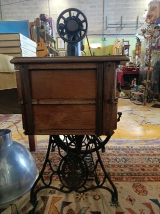 ANTIGUA MAQUINA DE COSER SINGER