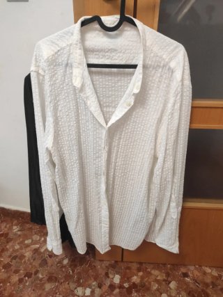Camisa blanca texturizada