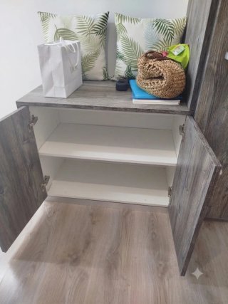 Mueble de madera entrada