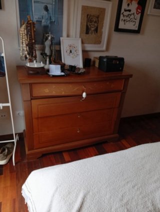Aparador de madera con cajones
