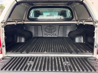 TOYOTA HILUX 2.4 D-4D DC GX