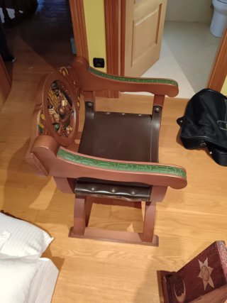Sillón Decorativo Artesanal Madera y Cuero