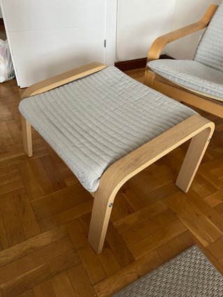Sillón Poäng con funda lavable y reposapiés
