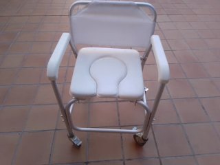 Silla de ducha con ruedas