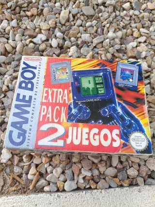 Nintendo Game Boy con caja