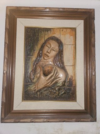 Obra en relieve firmada por Peri