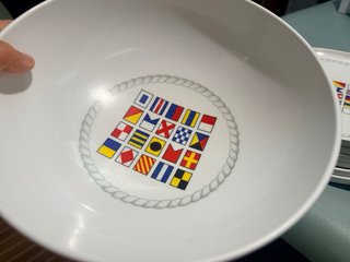 Set di stoviglie in melamina con design di bandiere nautiche