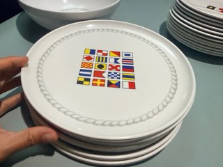Set di stoviglie in melamina con design di bandiere nautiche