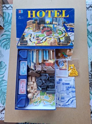 Juego de mesa Hotel MB vintage