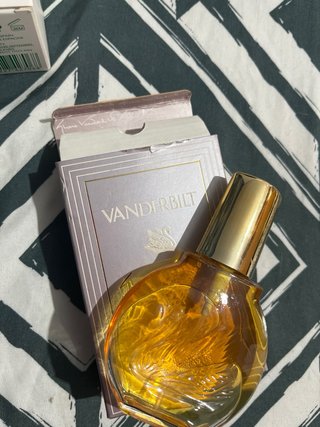 Lote Perfumes: Angel, Chanson d'Eau, Vanderbilt
