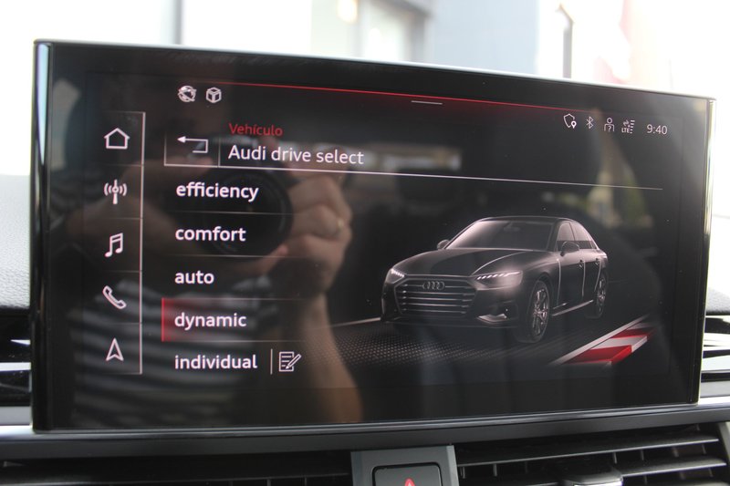 Audi A4 2023, foto 16