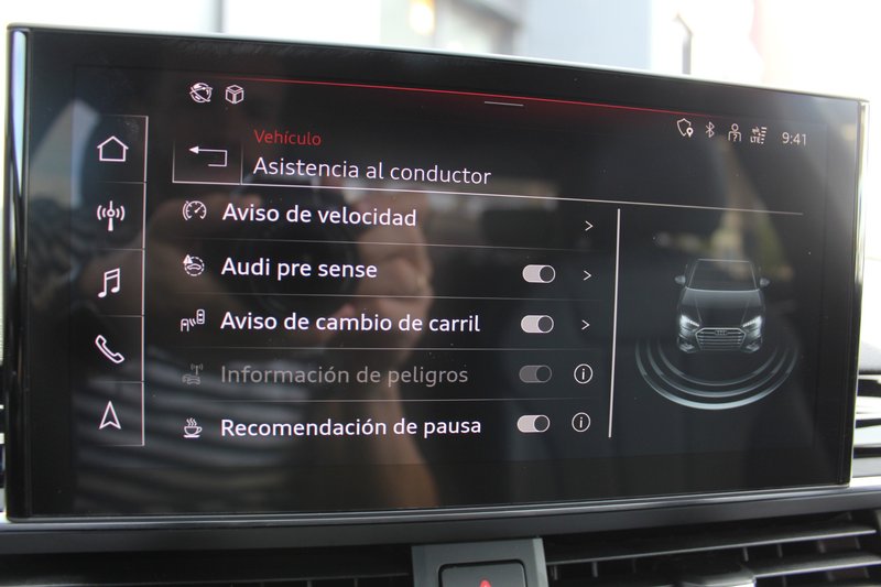 Audi A4 2023, foto 17