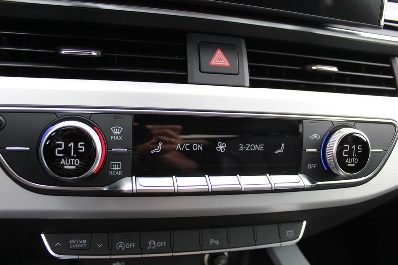 Audi A4 2023, foto 19