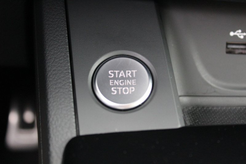 Audi A4 2023, foto 20