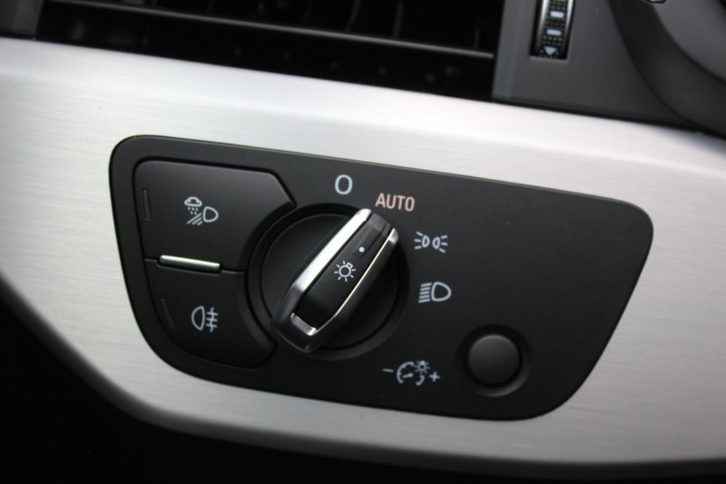 Audi A4 2023, foto 26