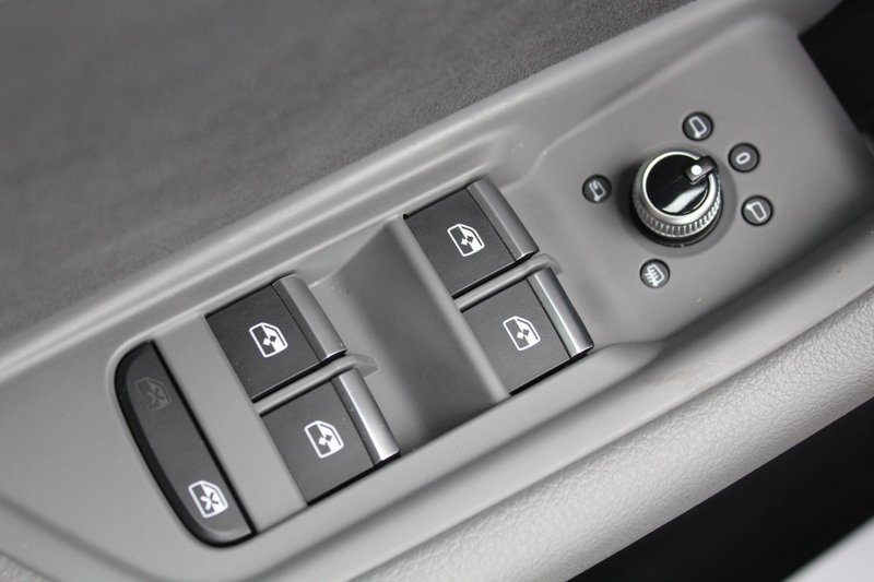 Audi A4 2023, foto 27