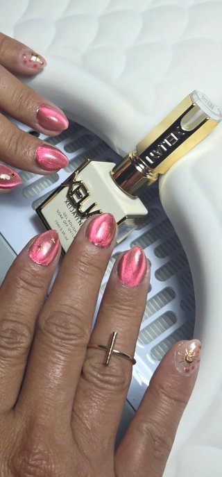 Uñas Acrílicas y Poligel Rosa y Dorado Sevilla