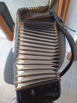 Fisarmonica Hohner 120 Bassi