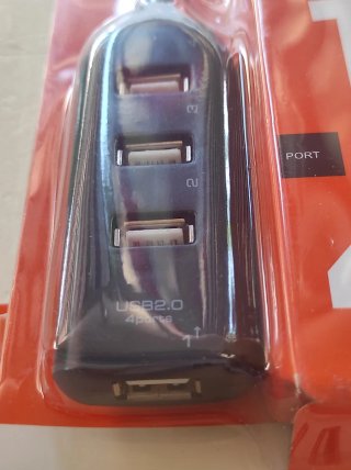 Hub usb cuatro puertos usb