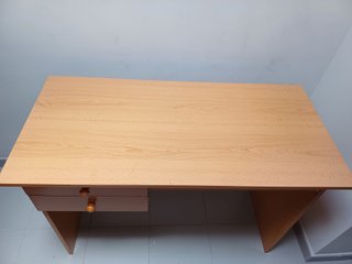 Mesa de escritorio de madera