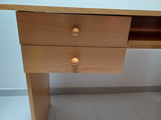 Mesa de escritorio de madera