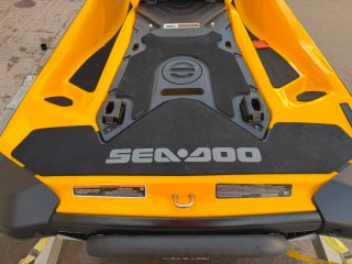 Sea-Doo GTR 230 CV Amarillo/Negro