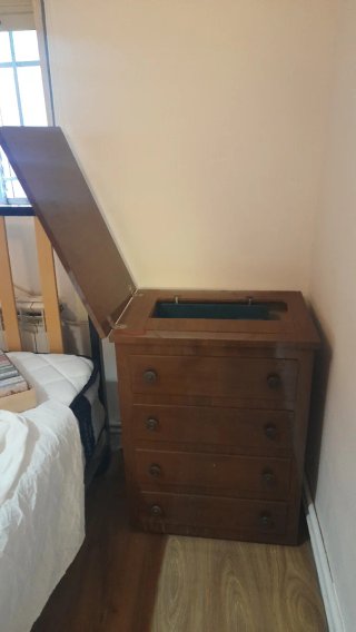 Máquina de coser SINGER antigua