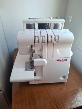 Remalladora Singer Ultralock