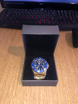 Reloj Seiko Dorado y Azul