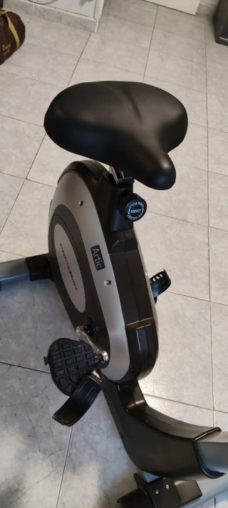 Bicicleta estática BH sin usar