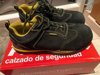 Zapatos de seguridad SKARPA negros y amarillos