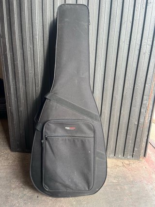 Guitarra Clásica Alhambra 2C + Funda