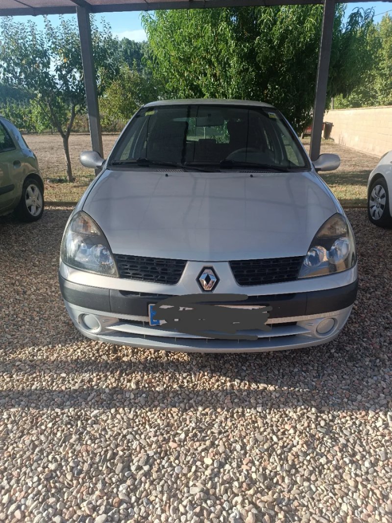 Renault Clio 2002 - foto 1