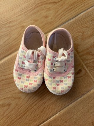 Zapatos bebé hechos en España