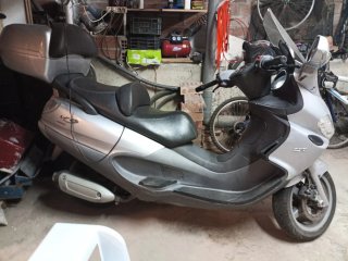 Piaggio X9 Evolution 250 Plata