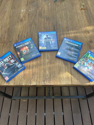 Pack PS4 Slim + 2 Mandos + Cascos + 5 Juegos