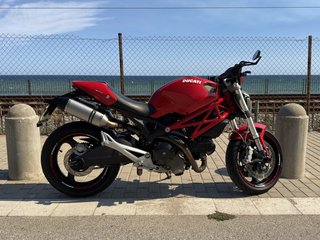 Ducati Monster 696 2008 · A2 · Impecable + extras