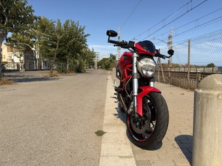 Ducati Monster 696 2008 · A2 · Impecable + extras