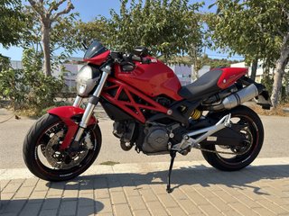 Ducati Monster 696 2008 · A2 · Impecable + extras