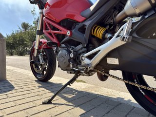 Ducati Monster 696 2008 · A2 · Impecable + extras