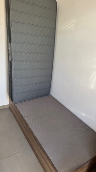 Materasso in memory foam 190x90cm con contenitore ribaltabile