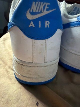 Zapatillas Nike Air Force blancas y azules