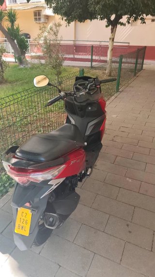 Moto SYM Jet 14 50cc Scooter Roja y Negra